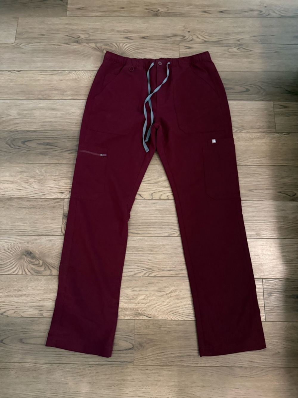 Figs Mens Burgundy Cairo Cargo Scrub Pants (Medium)